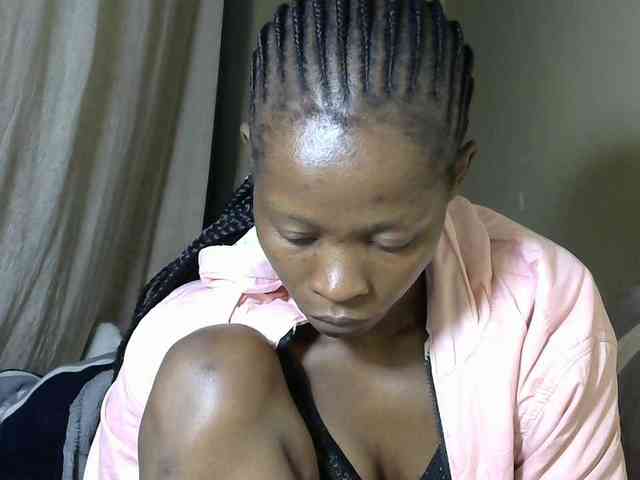 PrettyAlianah webcam