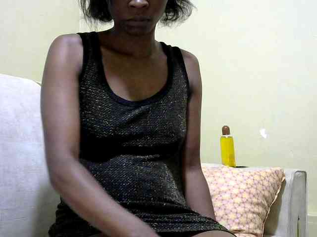 PrettyAlianah webcam