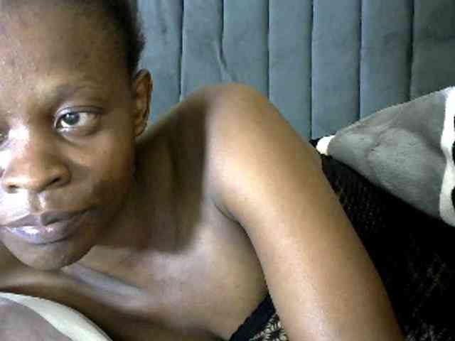 PrettyAlianah webcam