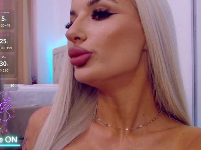Sex chat gratuit in direct cu CelyneMay pe BongaCams