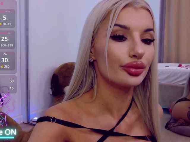CelyneMay webcam