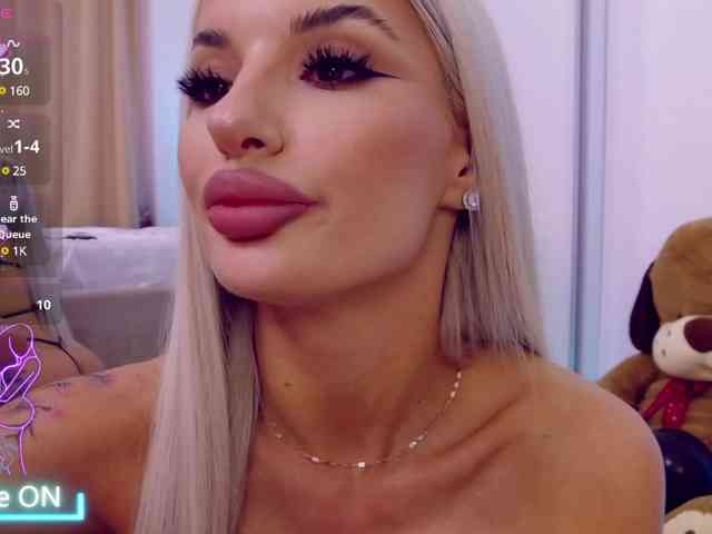 CelyneMay webcam