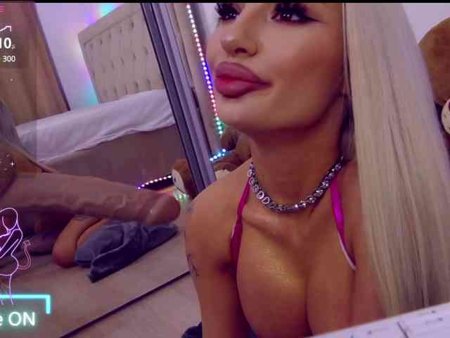 CelyneMay webcam