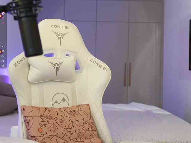 lollipop-o Live Webcam on BongaCams