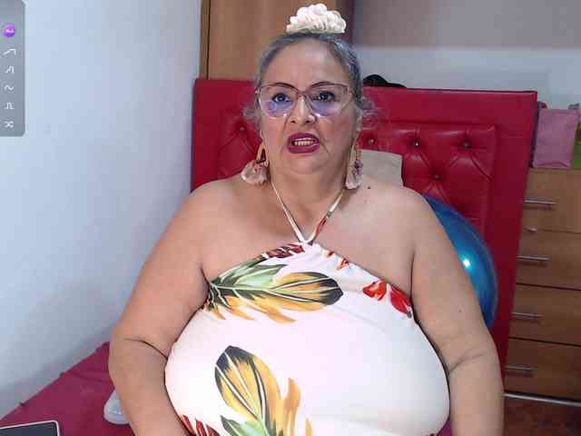 bbwsalome webcam