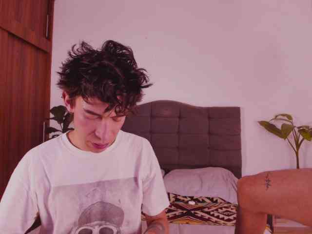 2gays1straight 2gays1straight