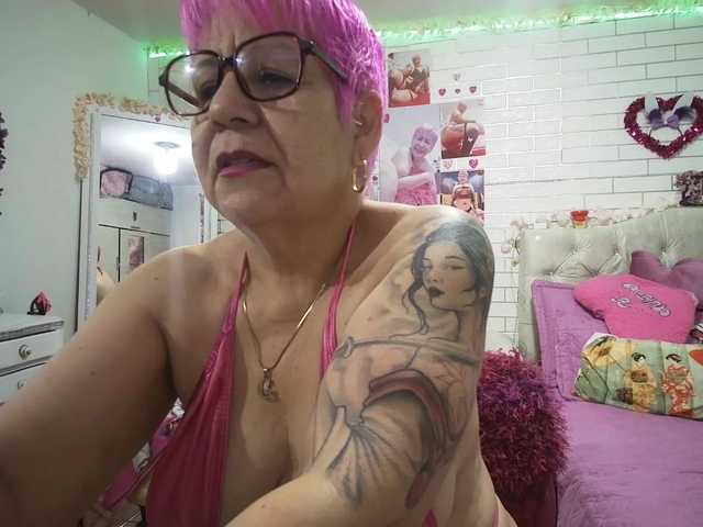 Maturerose3's BongaCams show and profile