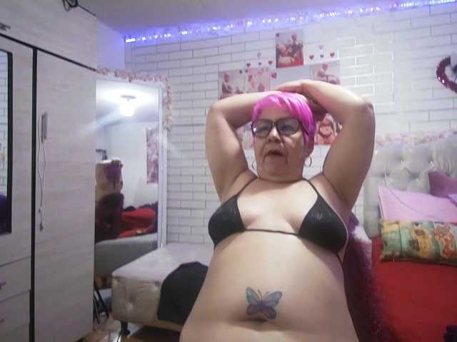 Maturerose3's BongaCams show and profile