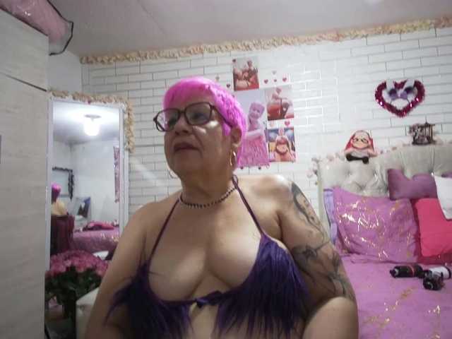 Maturerose3's BongaCams show and profile