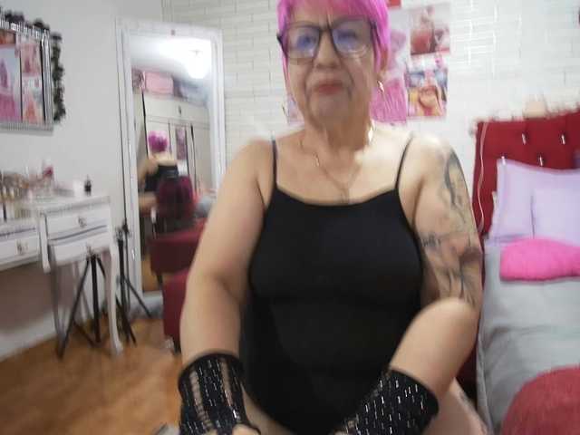 Maturerose3's BongaCams show and profile