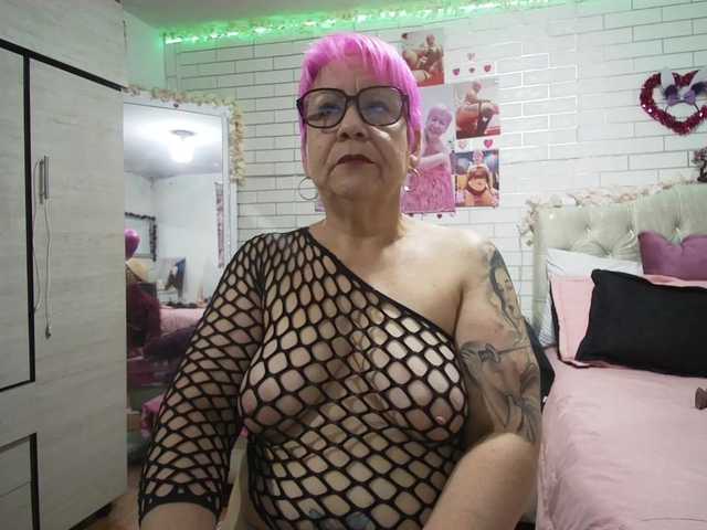 Maturerose3's BongaCams show and profile