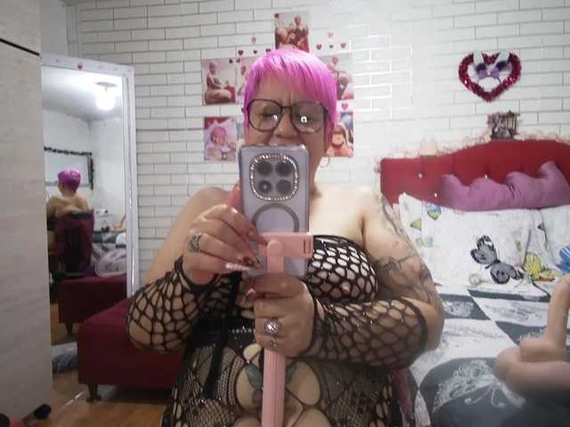 Maturerose3's BongaCams show and profile