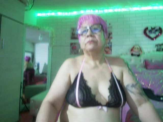 Maturerose3's BongaCams show and profile