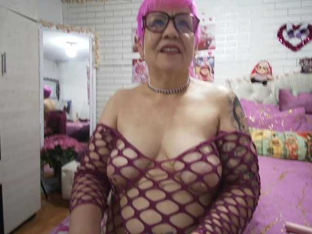 Maturerose3's BongaCams show and profile