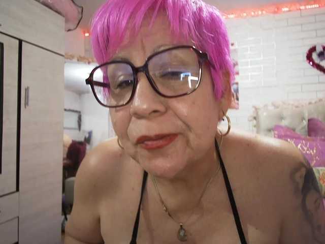 Maturerose3's BongaCams show and profile