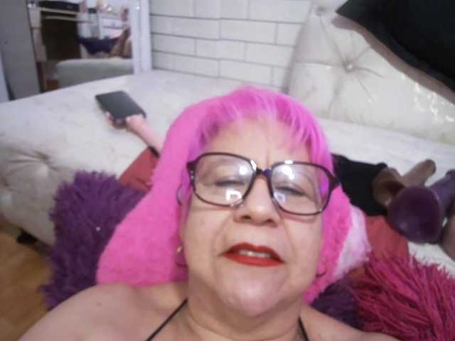 Maturerose3's BongaCams show and profile