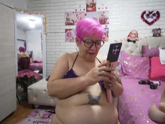 Maturerose3's BongaCams show and profile
