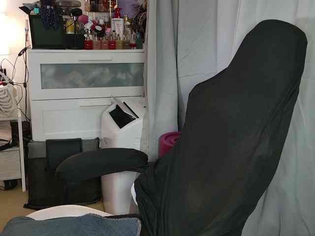 SpikedBella webcam