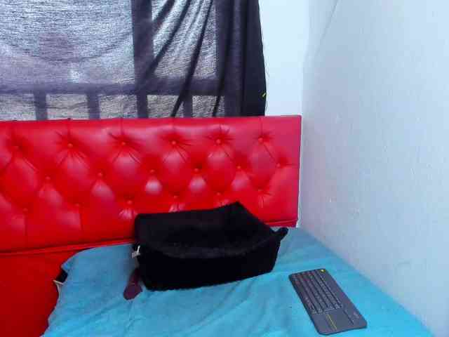 hiilary19 webcam