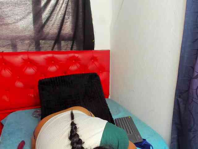 hiilary19 webcam