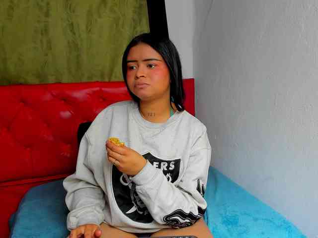 hiilary19 hiilary19