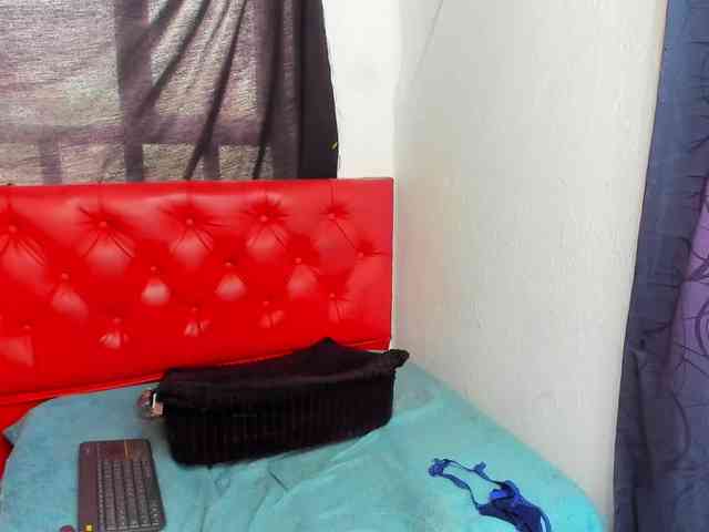 hiilary19 webcam