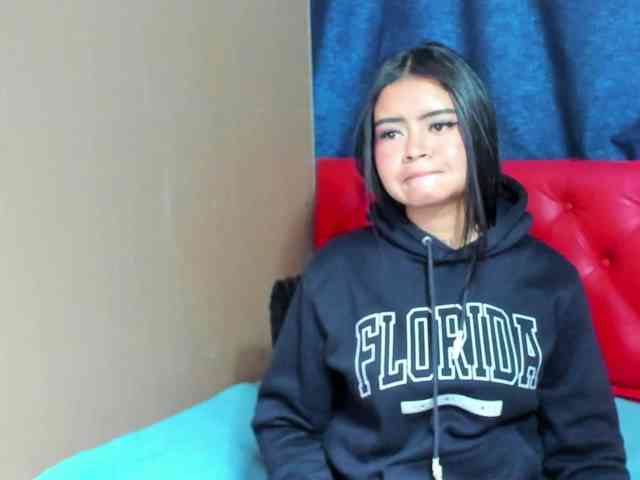 hiilary19 webcam