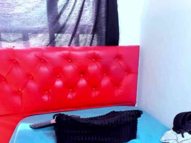 hiilary19 webcam