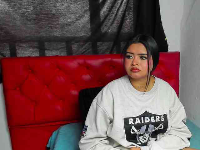 hiilary19 webcam