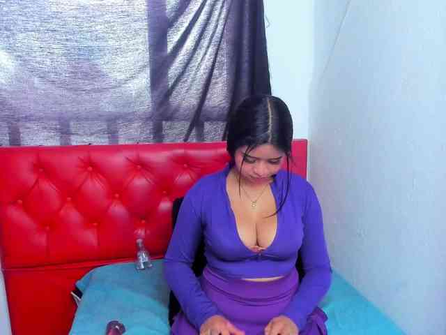 hiilary19 webcam