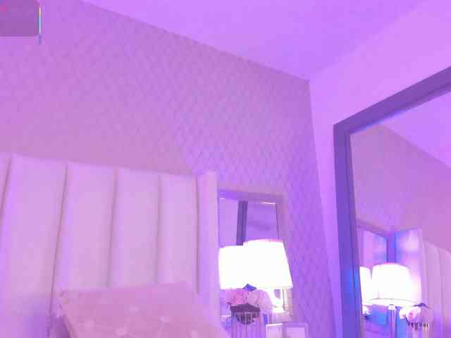 SophiaSmiiths webcam