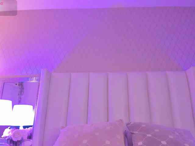 SophiaSmiiths webcam