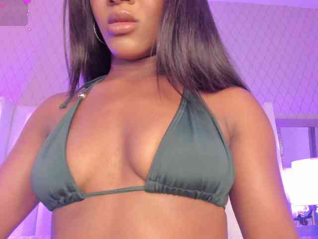 SophiaSmiiths webcam