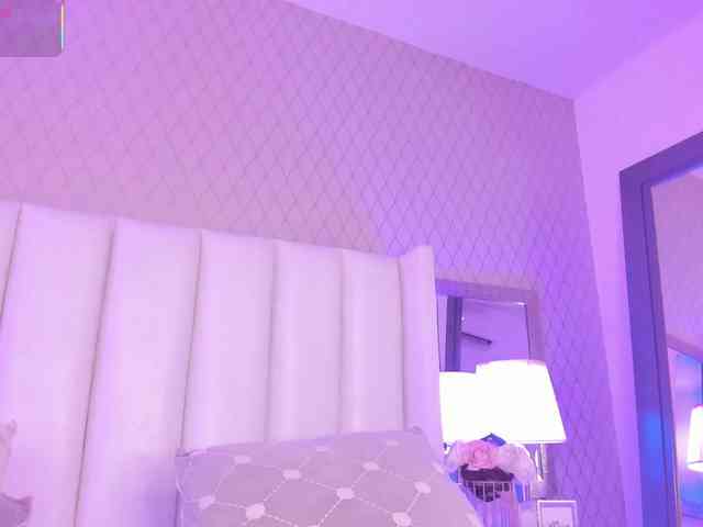 SophiaSmiiths webcam