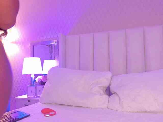 SophiaSmiiths webcam