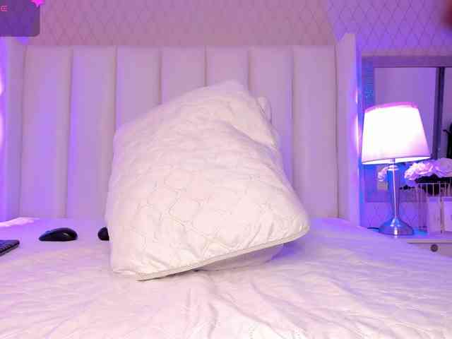 SophiaSmiiths webcam