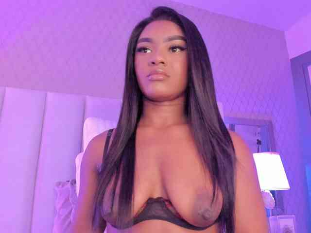 SophiaSmiiths webcam