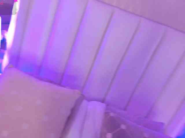 SophiaSmiiths webcam