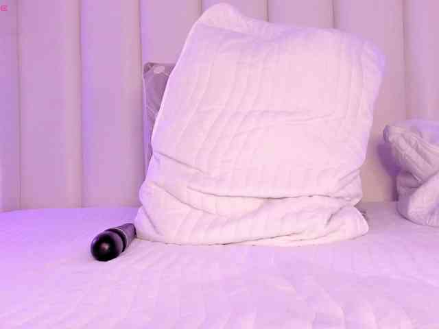 SophiaSmiiths webcam