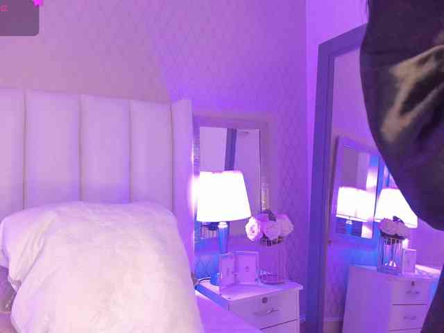 SophiaSmiiths webcam