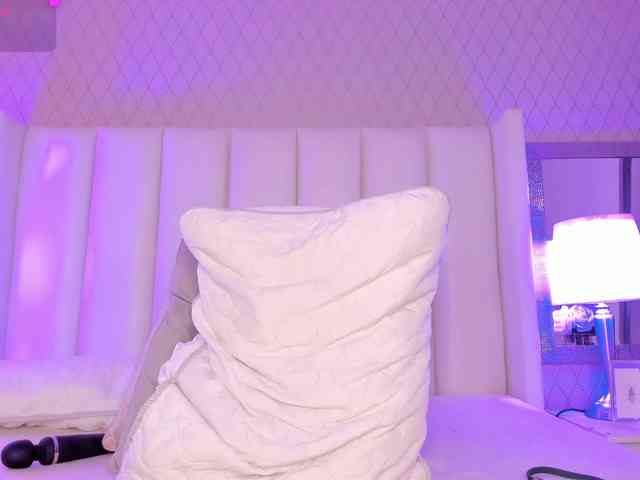 SophiaSmiiths webcam