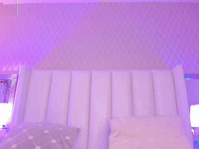 SophiaSmiiths webcam