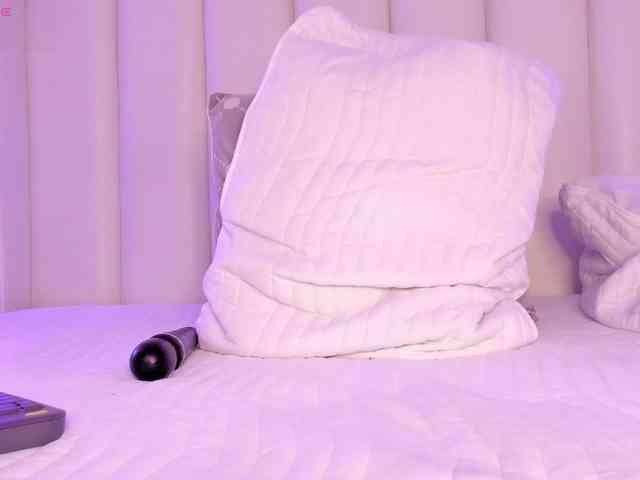SophiaSmiiths webcam