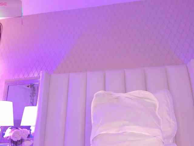 SophiaSmiiths webcam