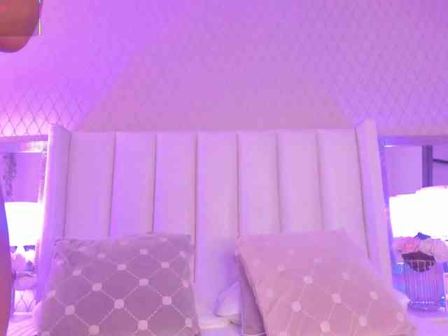 SophiaSmiiths webcam