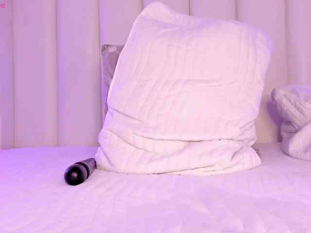 SophiaSmiiths webcam