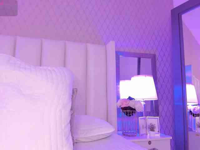 SophiaSmiiths webcam