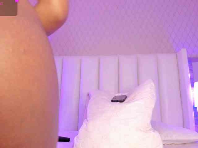 SophiaSmiiths webcam