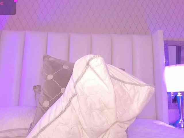 SophiaSmiiths webcam
