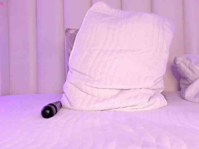 SophiaSmiiths webcam